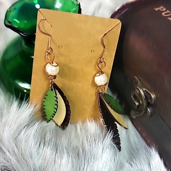 Jewelry - NWOT 3 Leaf Green Light & Dark Wood Faux Pearls Handmade Wire Wrapped Earrings